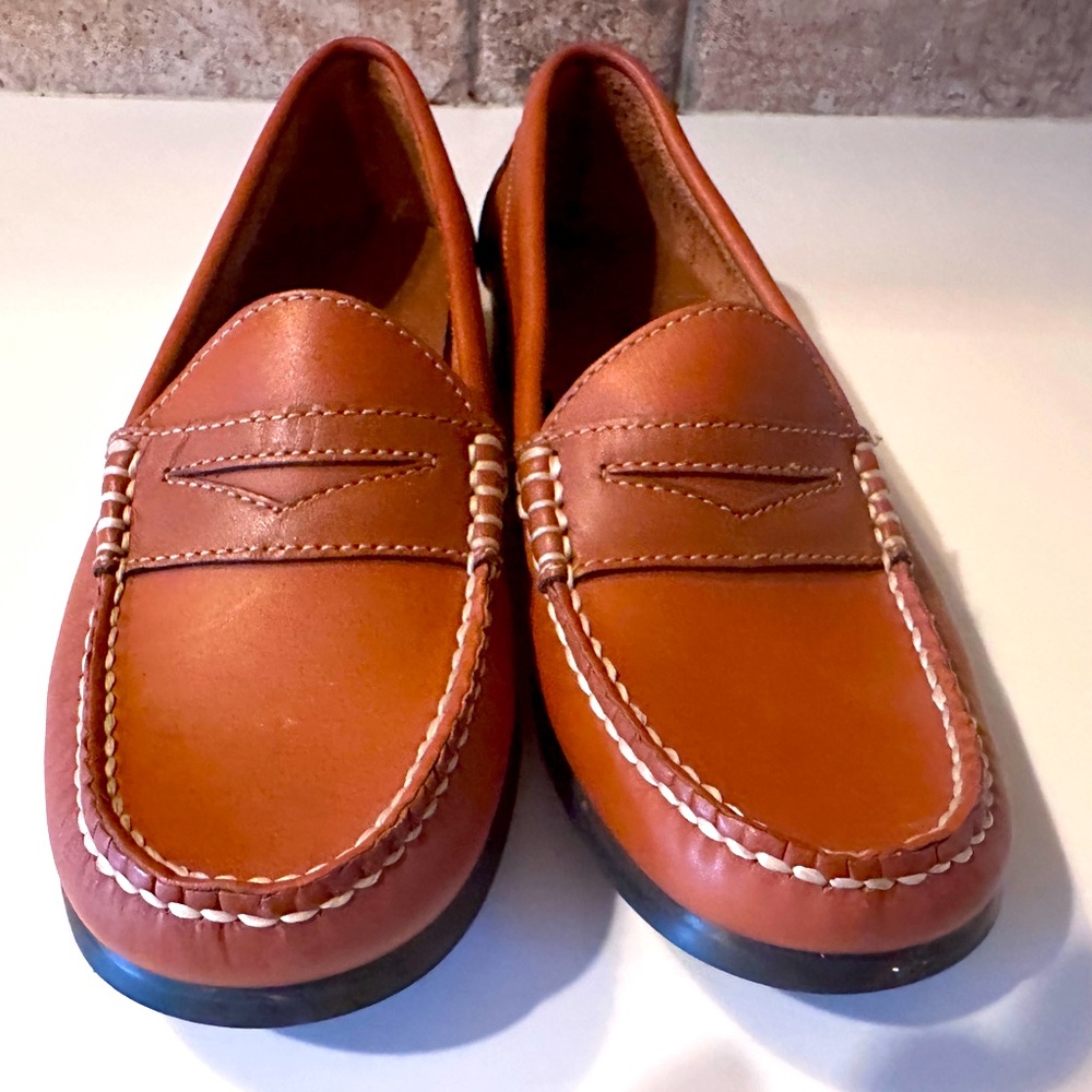 Etienne Aigner size 8 leather women’s loafers. Excellent condition.